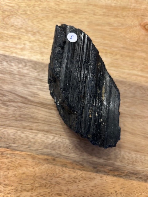 Pierre brut Tourmaline noire