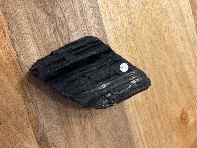 Pierre brut Tourmaline noire