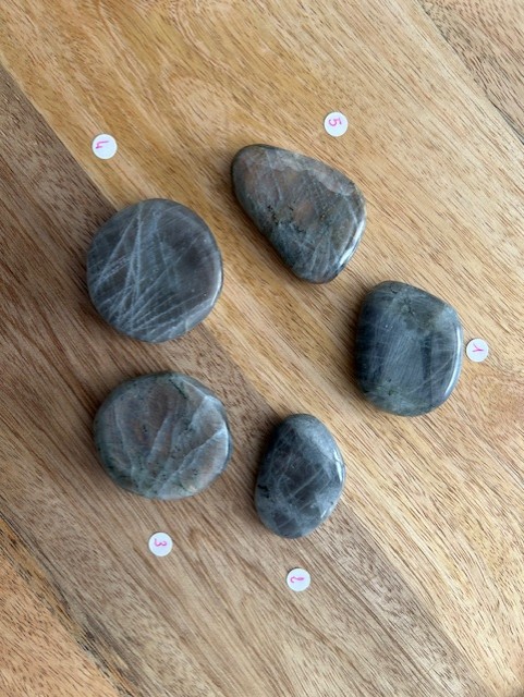 Pierre plate Labradorite violette
