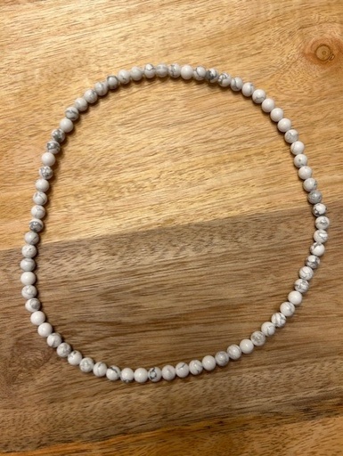 Collier Howlite blanche