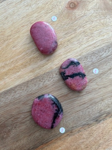 Pierre plate Rhodonite
